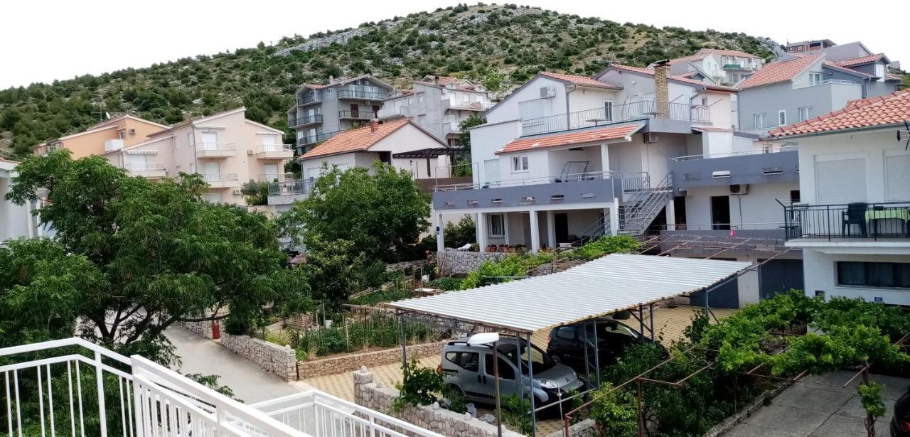 Apartments Bilo Near Primošten Eksteriør billede
